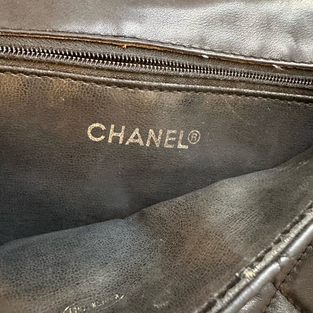 CHANEL Black Quilted Lambskin Top-Handle Shoulder Bag with Gold Hardware - Picture 11 of 14